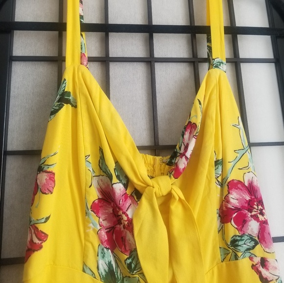 Nwot Yellow floral front tie summer dress - Picture 4 of 6